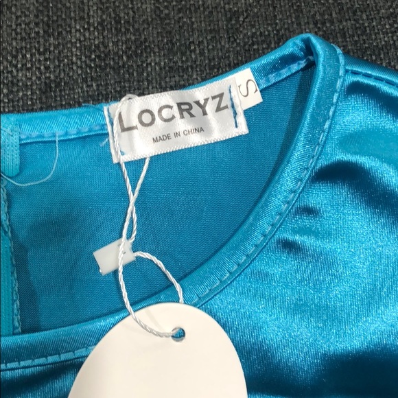 NWT BODYCON DRESS WITH FLOWERS - Picture 2 of 3